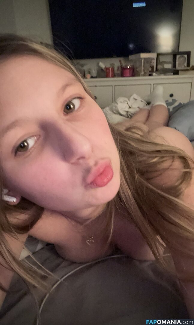 oceannexoxo / ocebergeron Nude OnlyFans  Leaked Photo #14