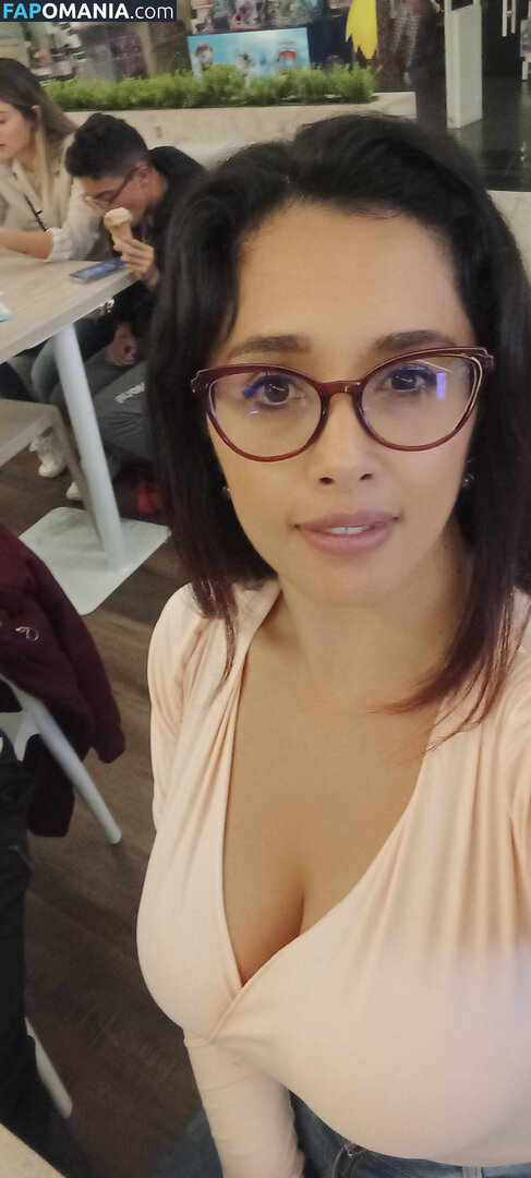 Officefacil / Vivi Becerra / vivi.v / vivi_officefacil / vivib0808 Nude OnlyFans  Leaked Photo #7