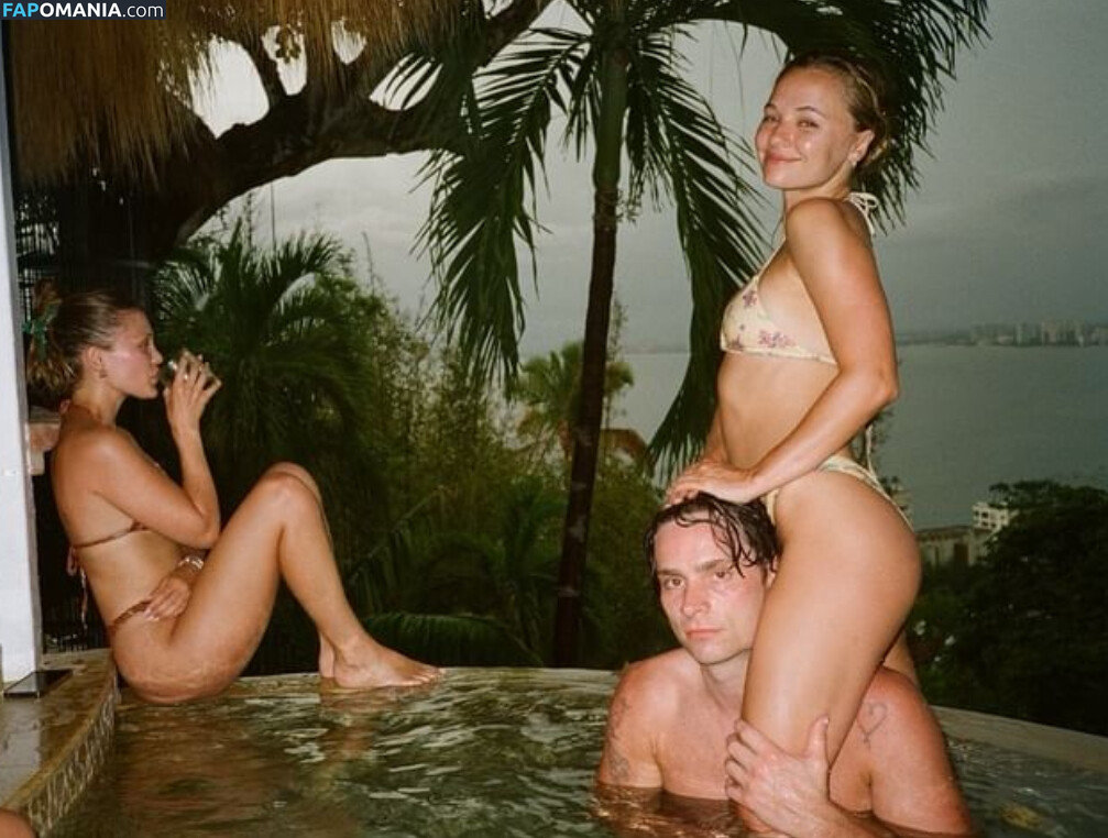 Olivia Holt / olivia_holt Nude OnlyFans  Leaked Photo #13