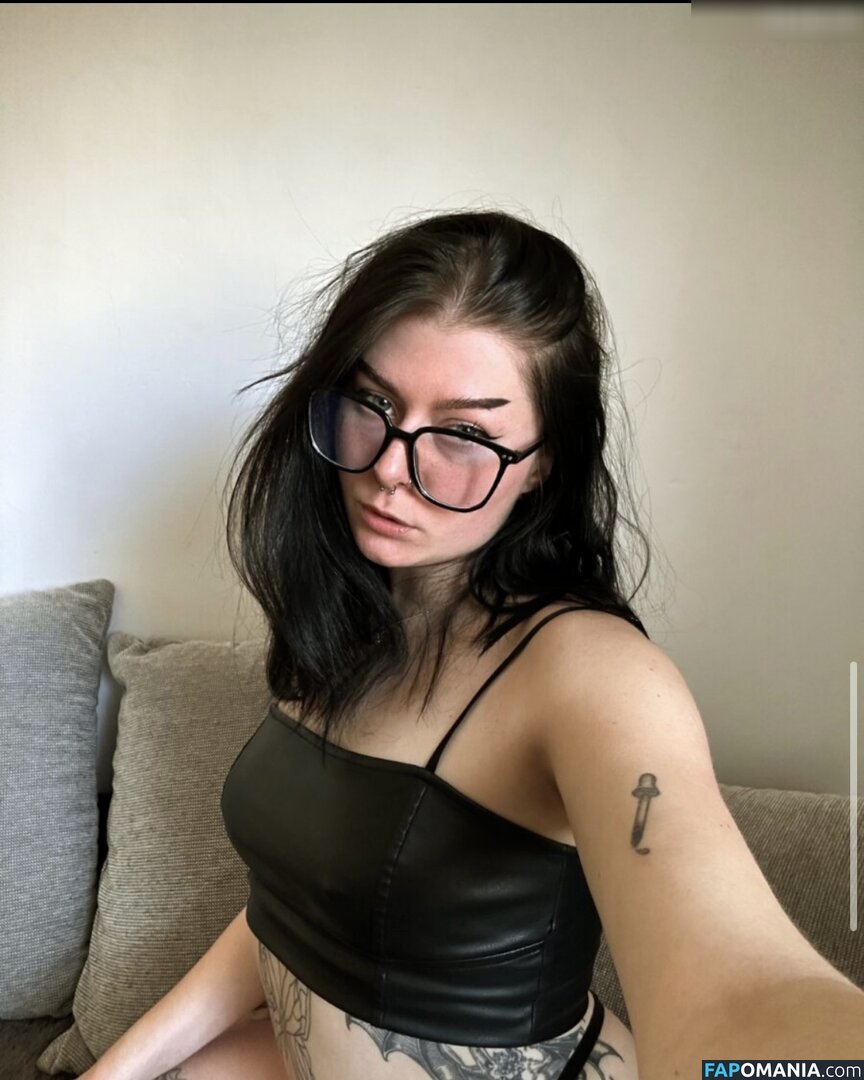 onlyellielosch Nude OnlyFans  Leaked Photo #9