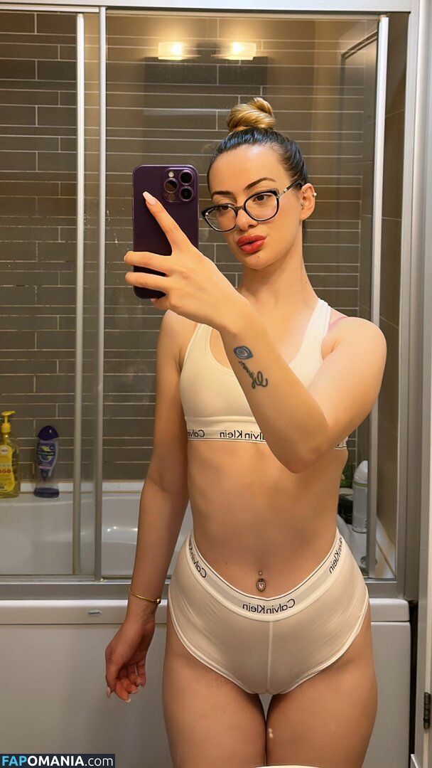 Oznur Guven / oz_nurunuz / oznurunuz / oznurunuzz Nude OnlyFans  Leaked Photo #15