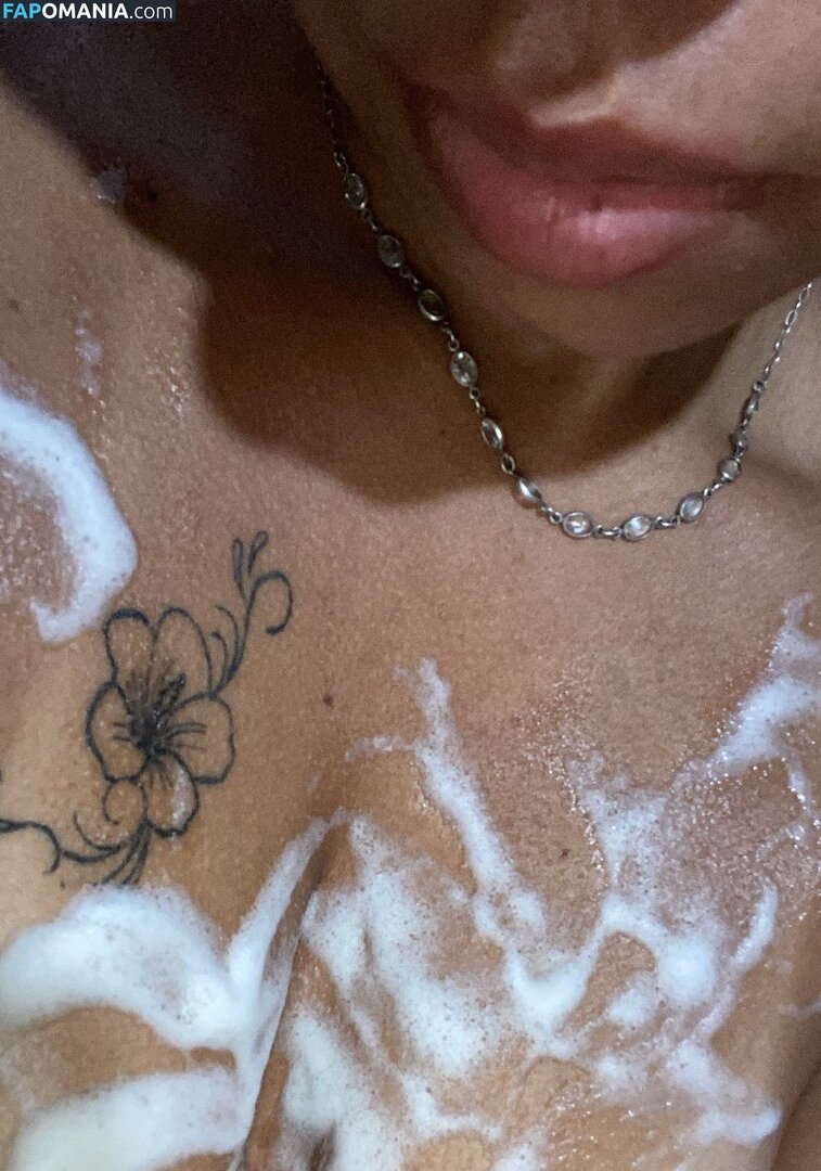 Patriny / patricia / patrinycachinhos Nude OnlyFans  Leaked Photo #1