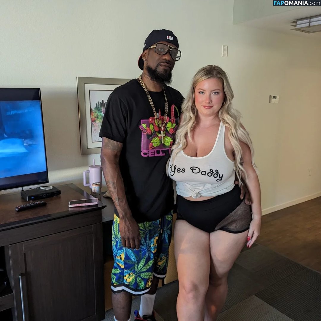 Mckenna Rae / Pawgdownthestreet121 / mckenna_rae121 Nude OnlyFans  Leaked Photo #19