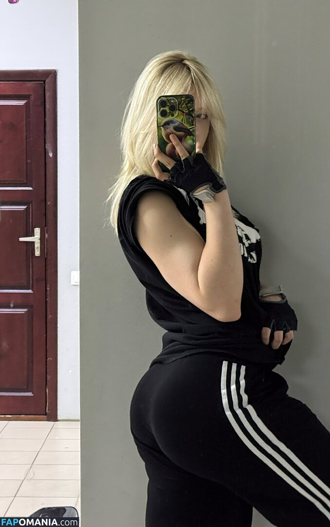 Pelememe / pelmen_memes Nude OnlyFans  Leaked Photo #3