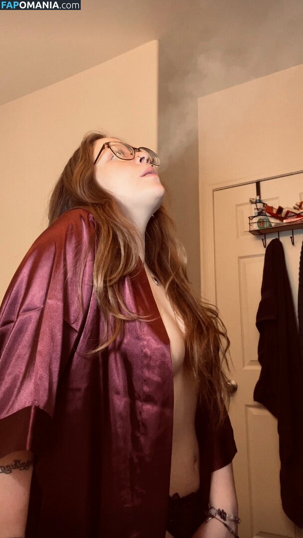 Penelope_skies / kirakatnip / penelope-skies Nude OnlyFans  Leaked Photo #9