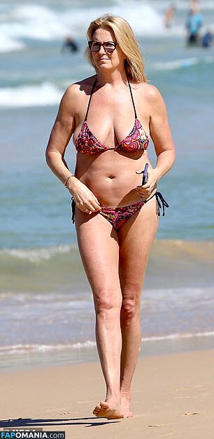 Penny Lancaster Nude OnlyFans  Leaked Photo #18