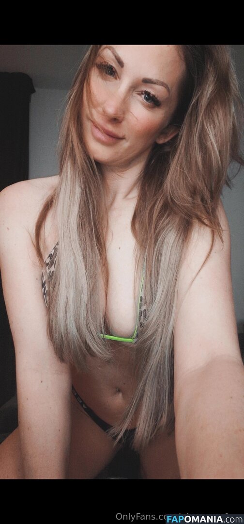 pinapopp.free / pinapopp.official Nude OnlyFans  Leaked Photo #2