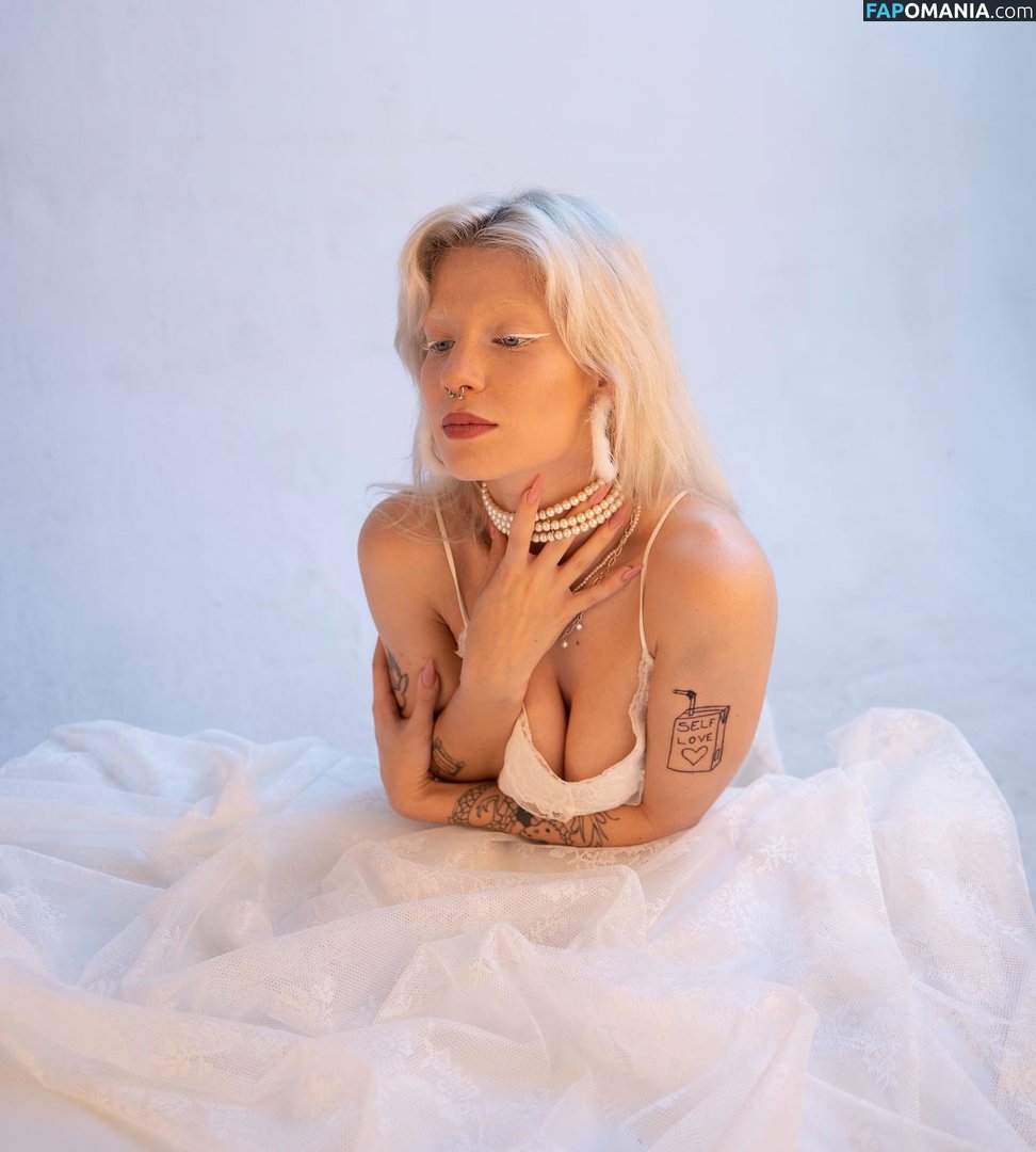 fairykaro / karolinantivist / pinkarosalina Nude OnlyFans  Leaked Photo #2