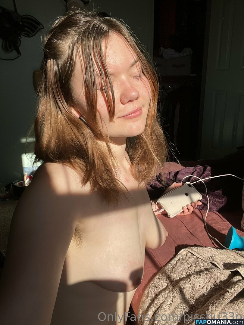 https: / pissqu33n Nude OnlyFans  Leaked Photo #130