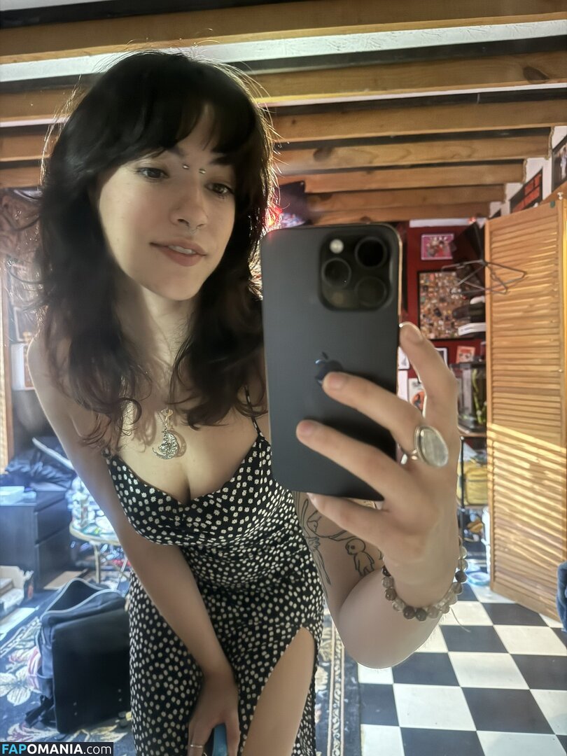 Lapzersus / Pixiexsnow / lassienot2 / luckyolliee Nude OnlyFans  Leaked Photo #46