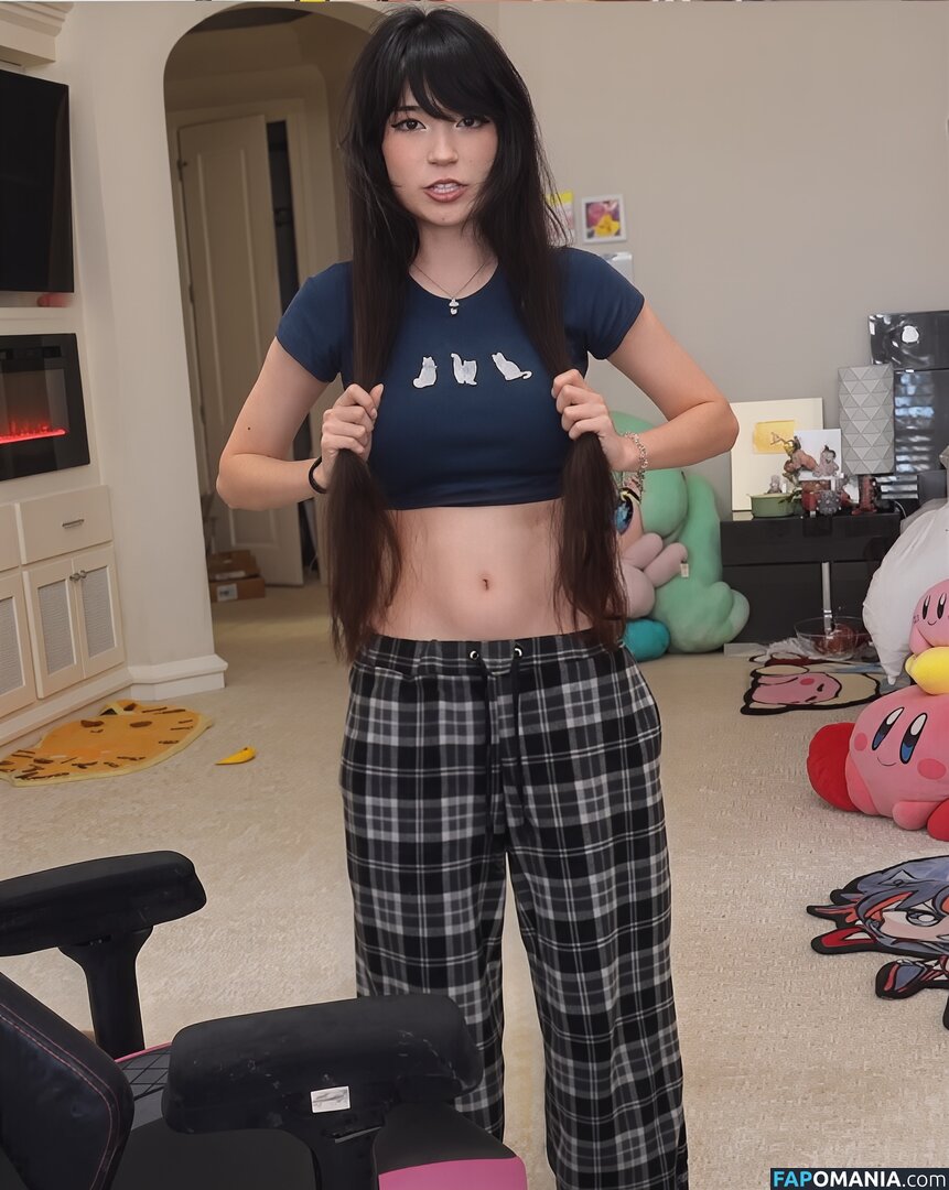 Pokimane / pokimanelol Nude OnlyFans  Leaked Photo #18