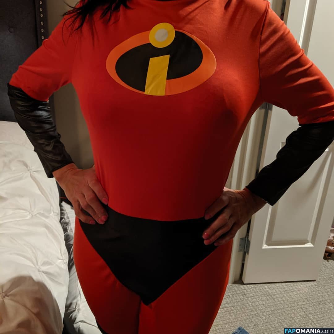 Polly Anna / PollytheMilf / https: Nude OnlyFans  Leaked Photo #1