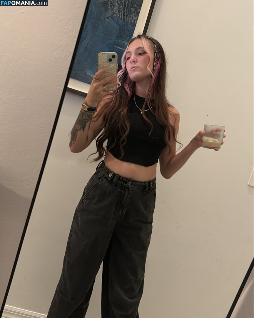 Poppy Quinn / PoppyQuinnn / https: / poppyquinn33 / the.poppy.quinn Nude OnlyFans  Leaked Photo #16