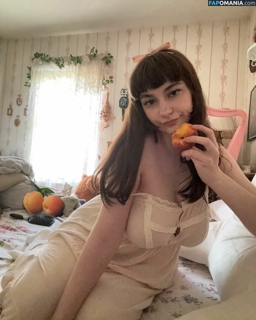 porcelainmilkbottle / sleepylittledolly / u379634773 Nude OnlyFans  Leaked Photo #10