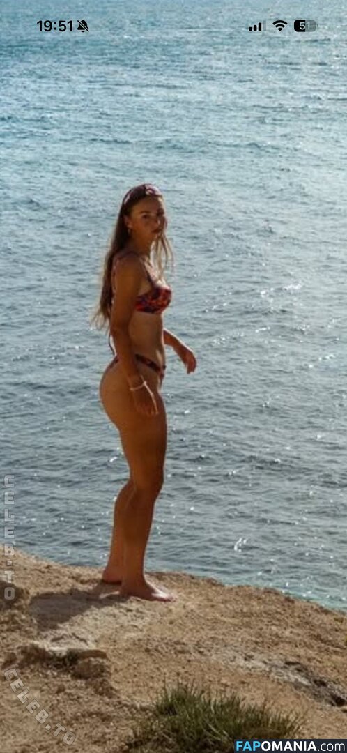 Puck Moonen / https: / moonenpuck / puckmoonen Nude OnlyFans  Leaked Photo #4