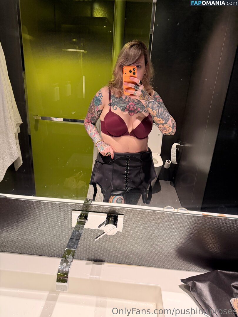 PushingUpRoses / https: / pushinuproses Nude OnlyFans  Leaked Photo #363