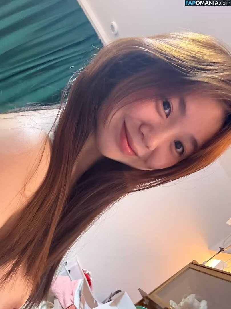 https: / qianqianwan96 Nude OnlyFans  Leaked Photo #1