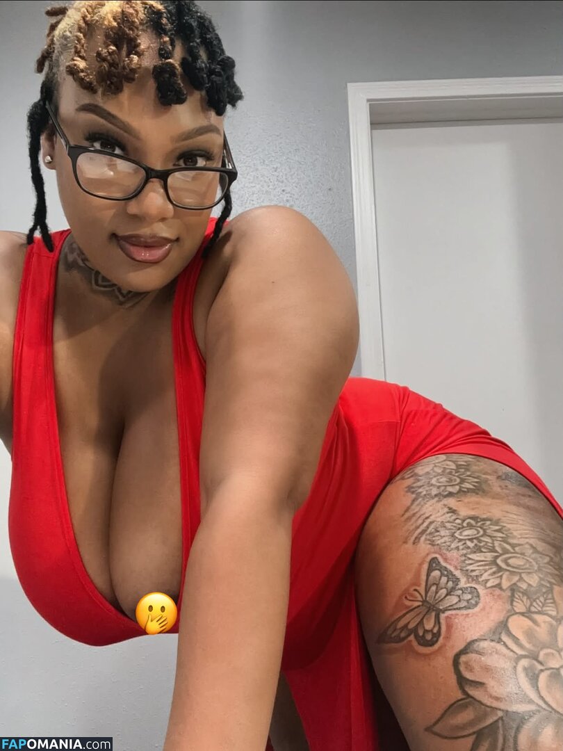 Queen Sznn / https: / locdqueenx Nude OnlyFans  Leaked Photo #3