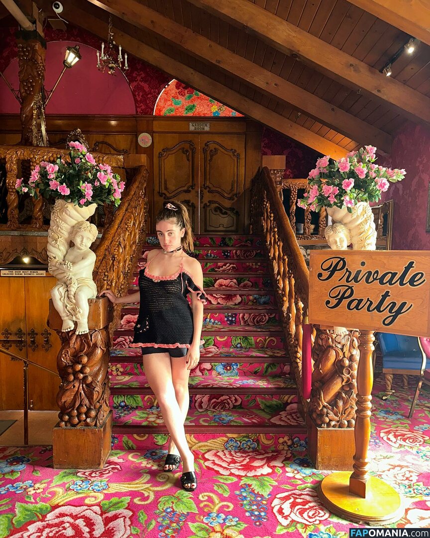 Rachel Anne Sennott / treaclychild Nude OnlyFans  Leaked Photo #55