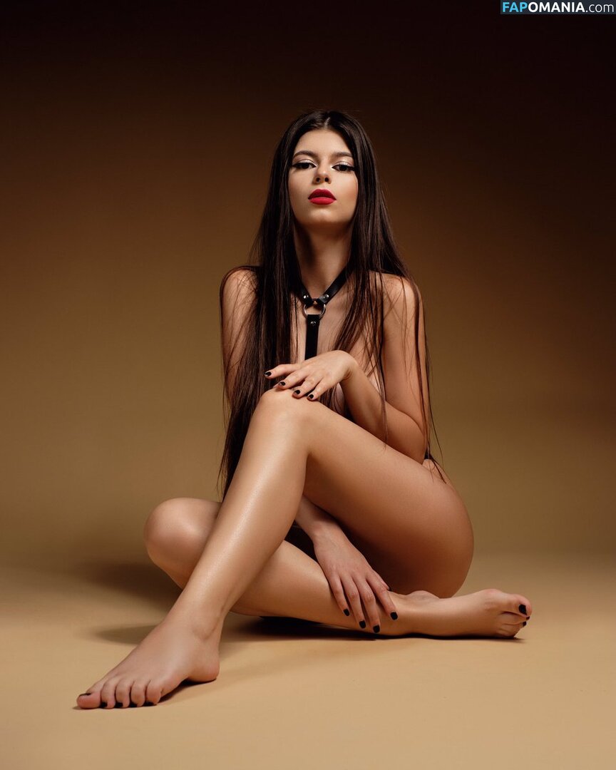 raducumihaela Nude OnlyFans  Leaked Photo #1