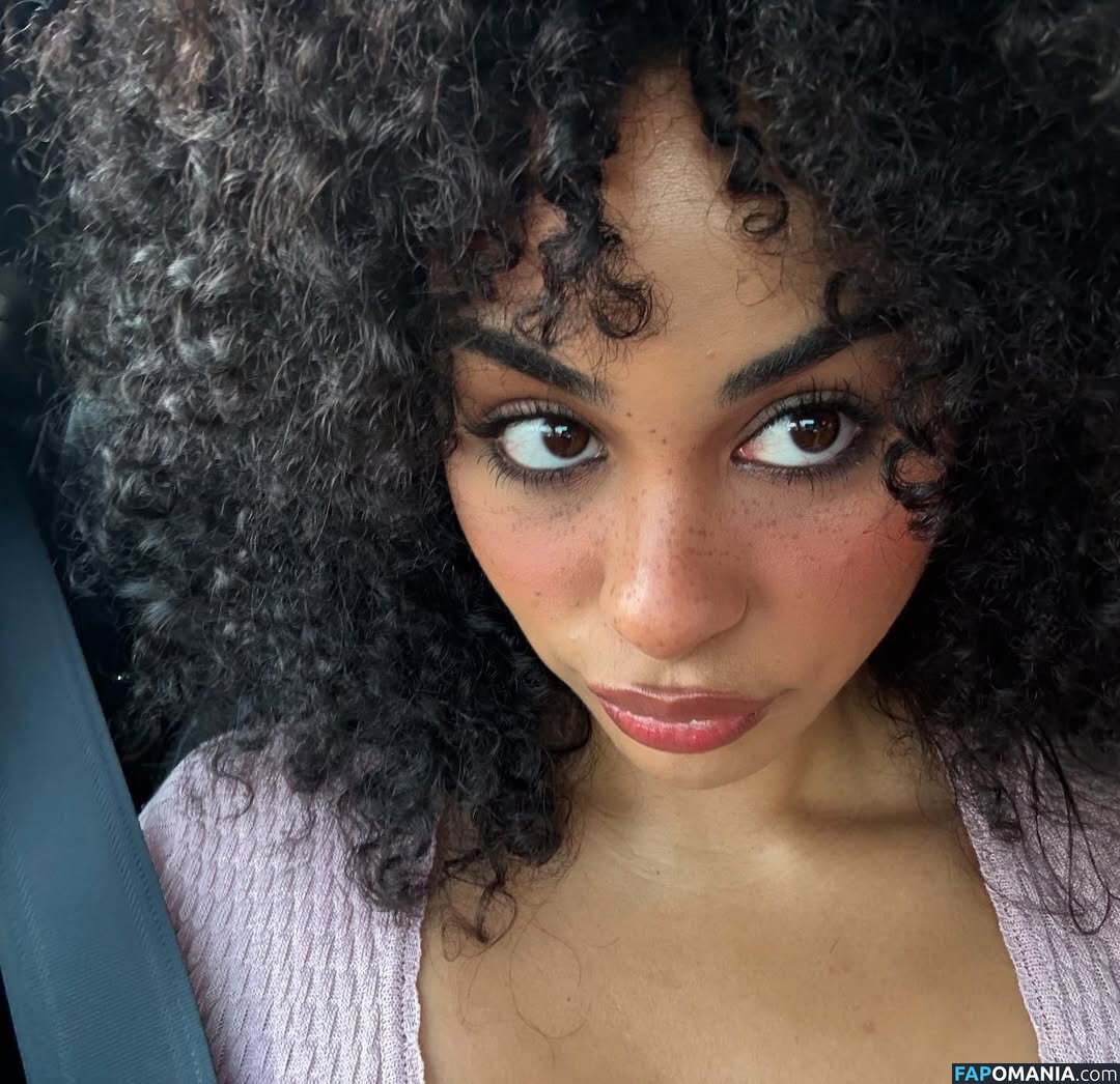 Raina Morris / quakerraina Nude OnlyFans  Leaked Photo #1