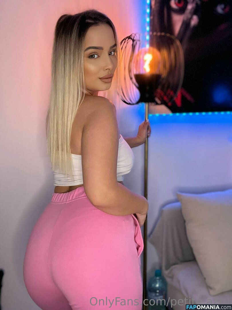 ramonaioana77 / vip3ra77 Nude OnlyFans  Leaked Photo #21