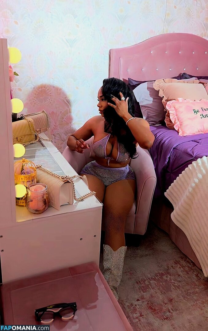 ReignofGlitter / reign_forever / whatsinababyname Nude OnlyFans  Leaked Photo #2