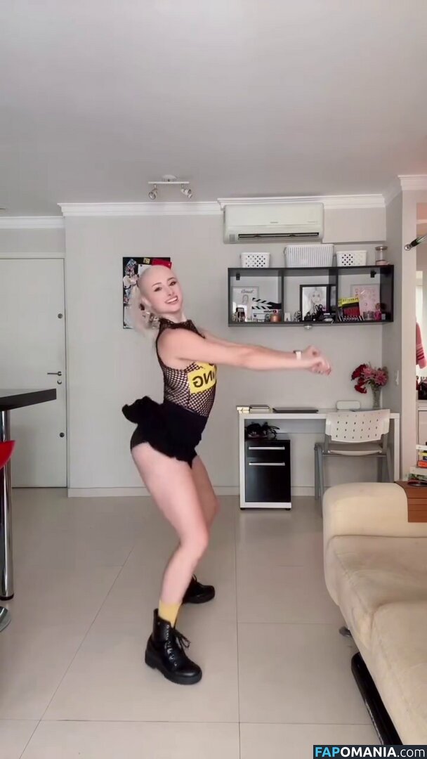 Renata Schneider / renata.c.schneider Nude OnlyFans  Leaked Photo #6