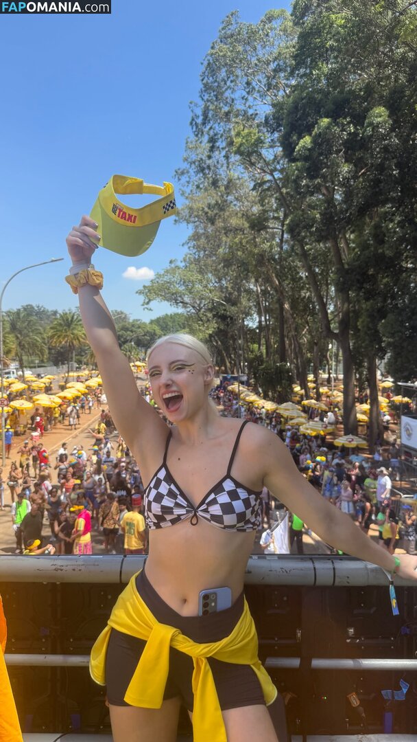 Renata Schneider / renata.c.schneider Nude OnlyFans  Leaked Photo #8