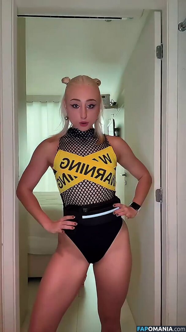 Renata Schneider / renata.c.schneider Nude OnlyFans  Leaked Photo #9