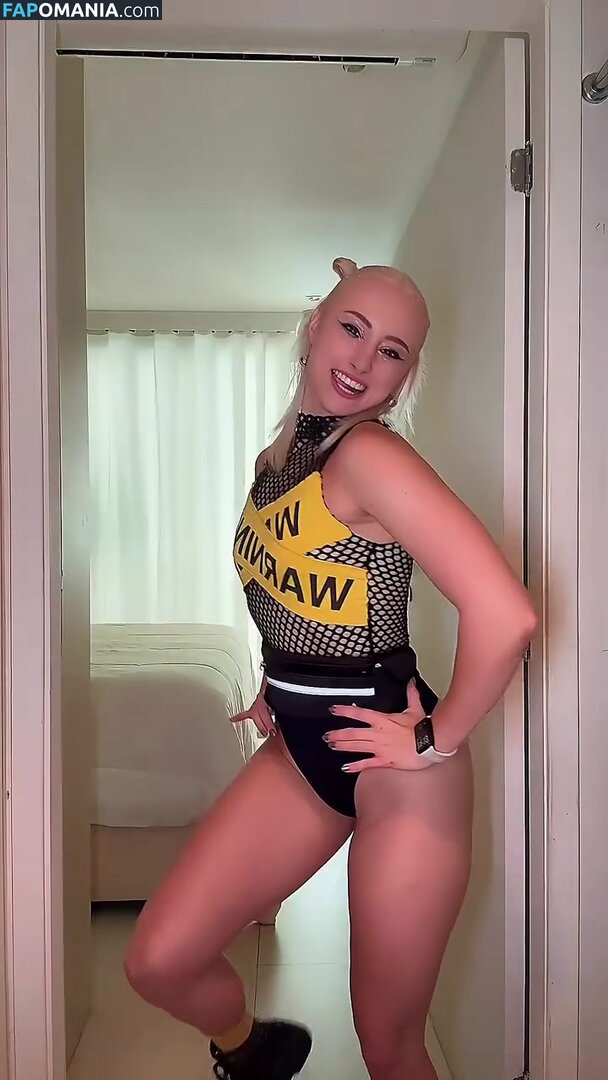 Renata Schneider / renata.c.schneider Nude OnlyFans  Leaked Photo #11