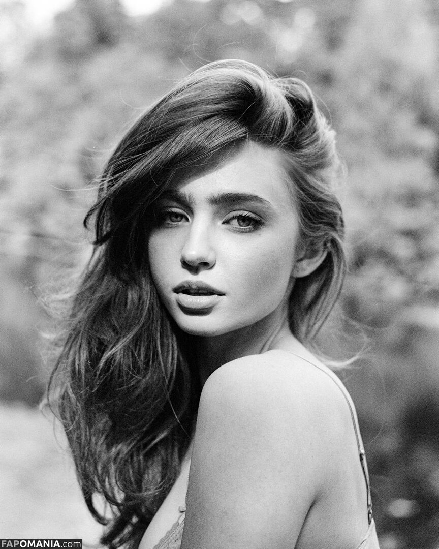 Renata Ri / Renatarii / renata_ri / renatarrii Nude OnlyFans  Leaked Photo #710