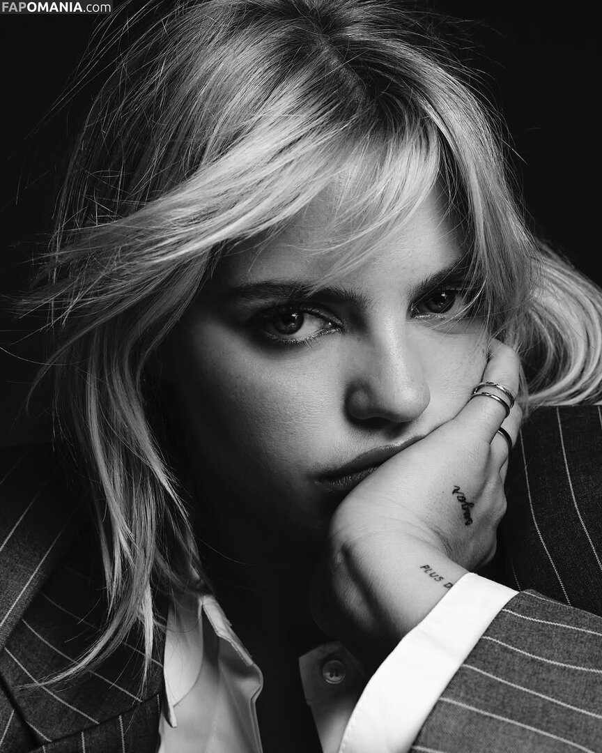 Renee Rapp / reneerapp Nude OnlyFans  Leaked Photo #132