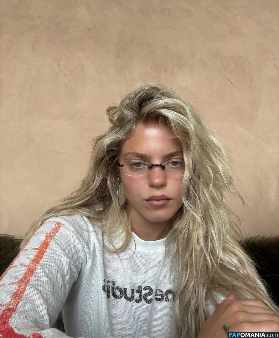 Renee Rapp / reneerapp Nude OnlyFans  Leaked Photo #139