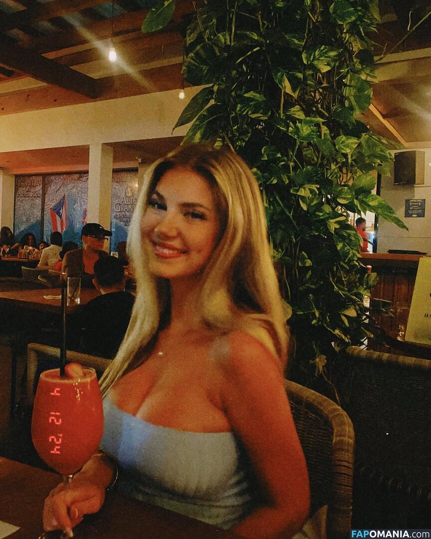rianabailey / thatgirlriana Nude OnlyFans  Leaked Photo #3