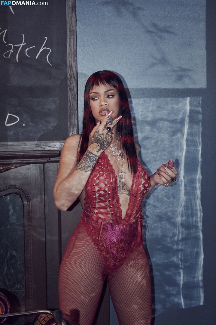 Rihanna Nude Leaked Photo #69