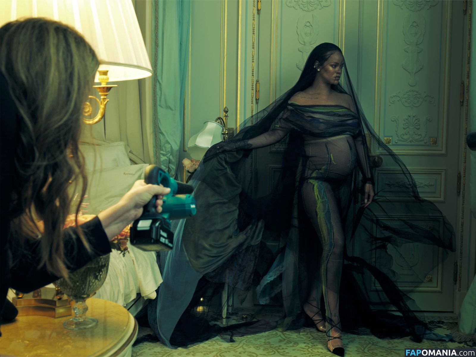 Rihanna Nude Leaked Photo #140