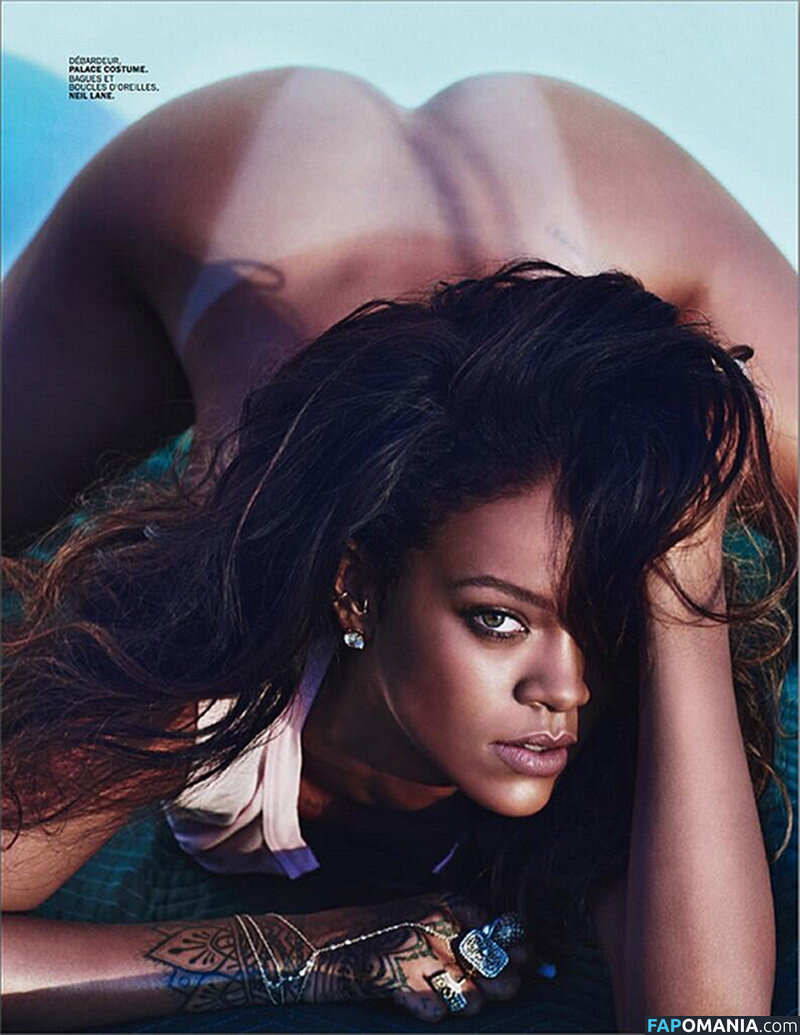 Rihanna Nude Leaked Photo #609
