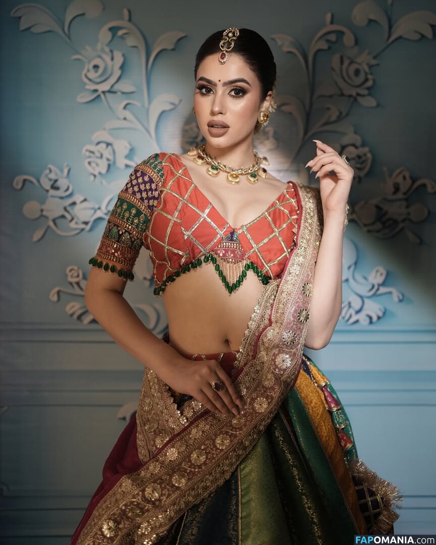 Riva Arora / https: / riva.arora.1 / riva.aroraofficial / rivarora_ Nude OnlyFans  Leaked Photo #4