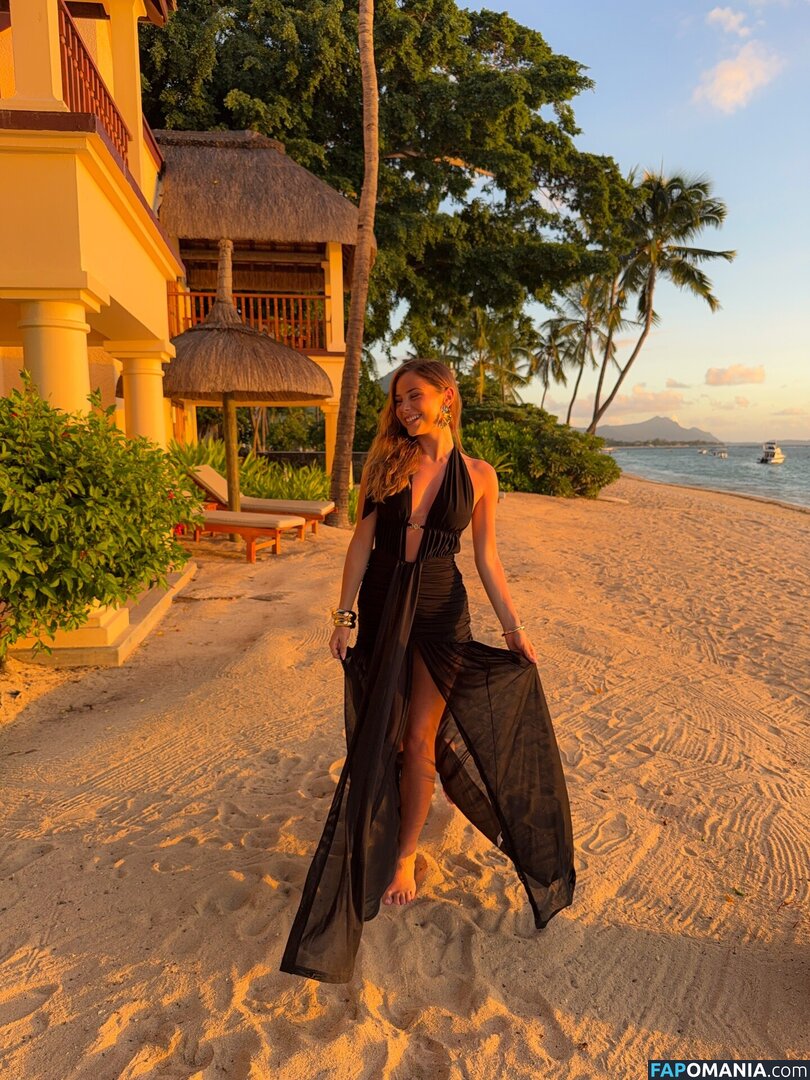 Romane Bertrand / rromane.b Nude OnlyFans  Leaked Photo #7