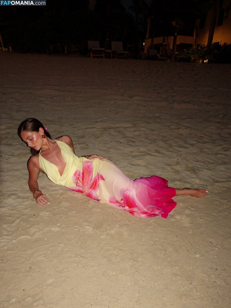 Romane Bertrand / rromane.b Nude OnlyFans  Leaked Photo #9