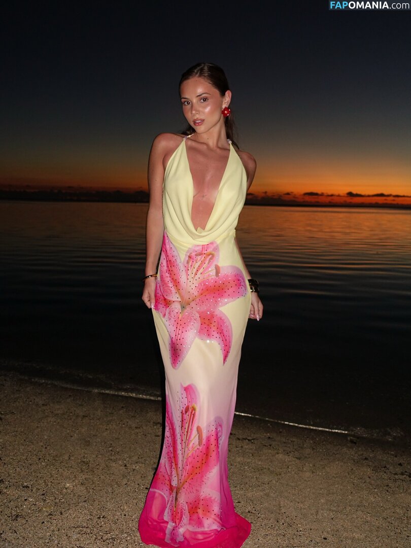 Romane Bertrand / rromane.b Nude OnlyFans  Leaked Photo #19