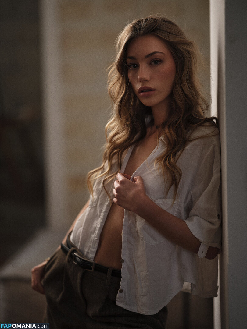 romy_vrhs Nude OnlyFans  Leaked Photo #10