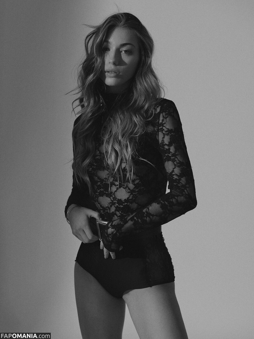 romy_vrhs Nude OnlyFans  Leaked Photo #15