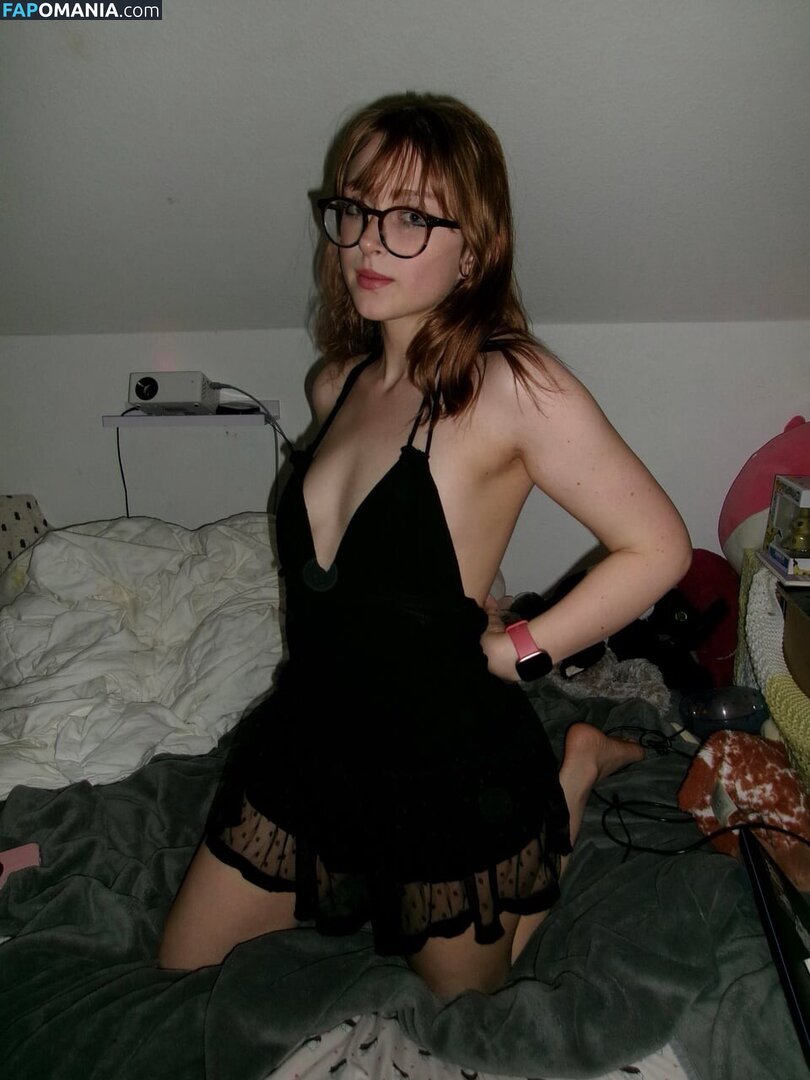 Rookittyroo / taraabethhy Nude OnlyFans  Leaked Photo #2