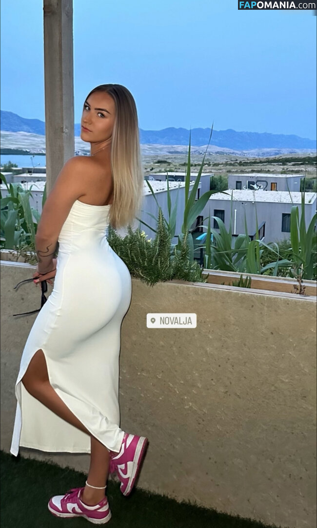 Rosajcb Nude OnlyFans  Leaked Photo #3