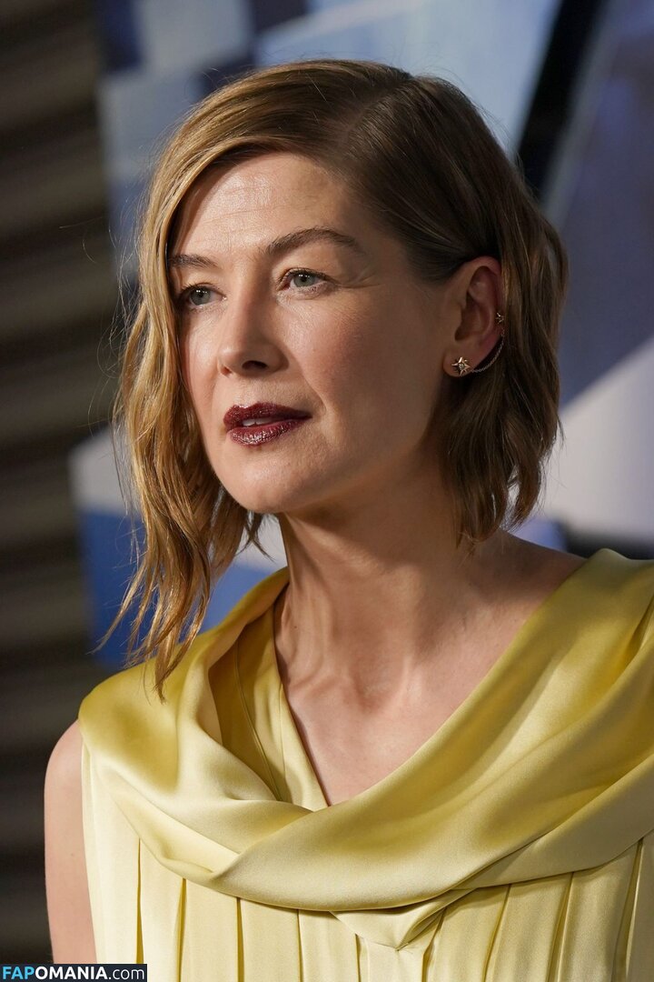 Rosamund Pike / mspike Nude OnlyFans  Leaked Photo #111