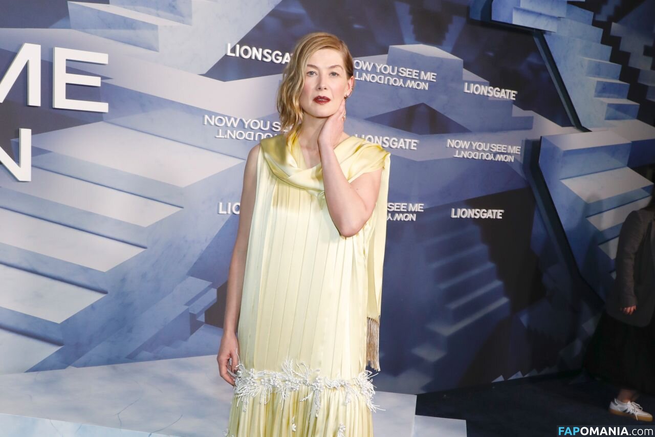 Rosamund Pike / mspike Nude OnlyFans  Leaked Photo #114