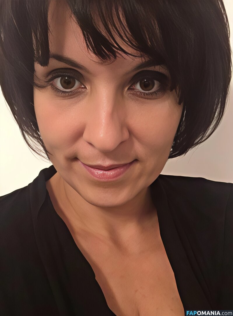 Roxana Sandu / roxana.sandu Nude OnlyFans  Leaked Photo #2