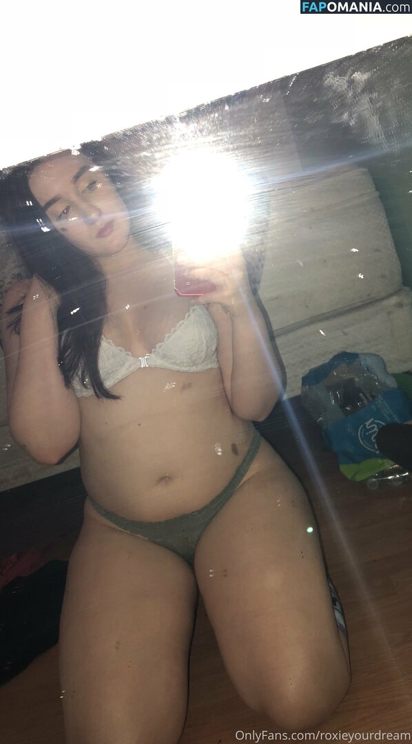 imlivingyourdream / roxieyourdream Nude OnlyFans  Leaked Photo #4